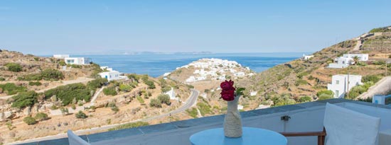 Μπαλκόνι με θέα στη θάλασσα και στο Κάστρο