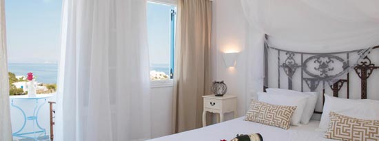 Δωμάτιο με διπλό μεταλλικό κρεβάτι