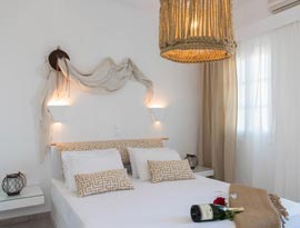 Δίκλινο δωμάτιο με διπλό κρεβάτι