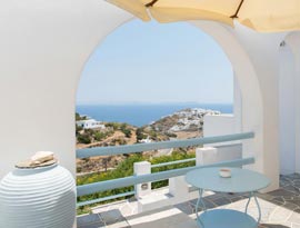 Βεράντα με θέα στη θάλασσα και στο Κάστρο